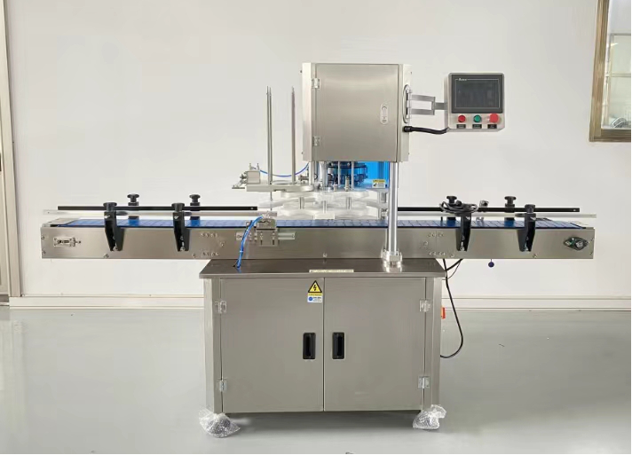 Automatic Can Sealing Machine photo